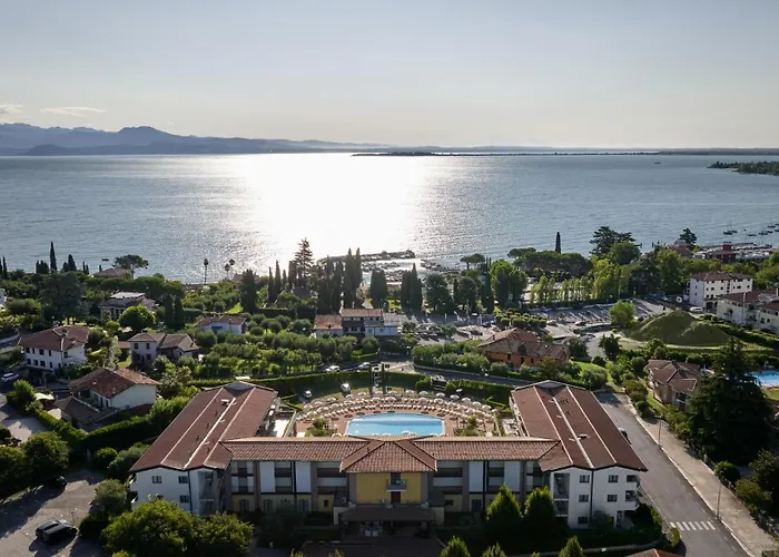 Le Terrazze Sul Lago Hotel & Residence