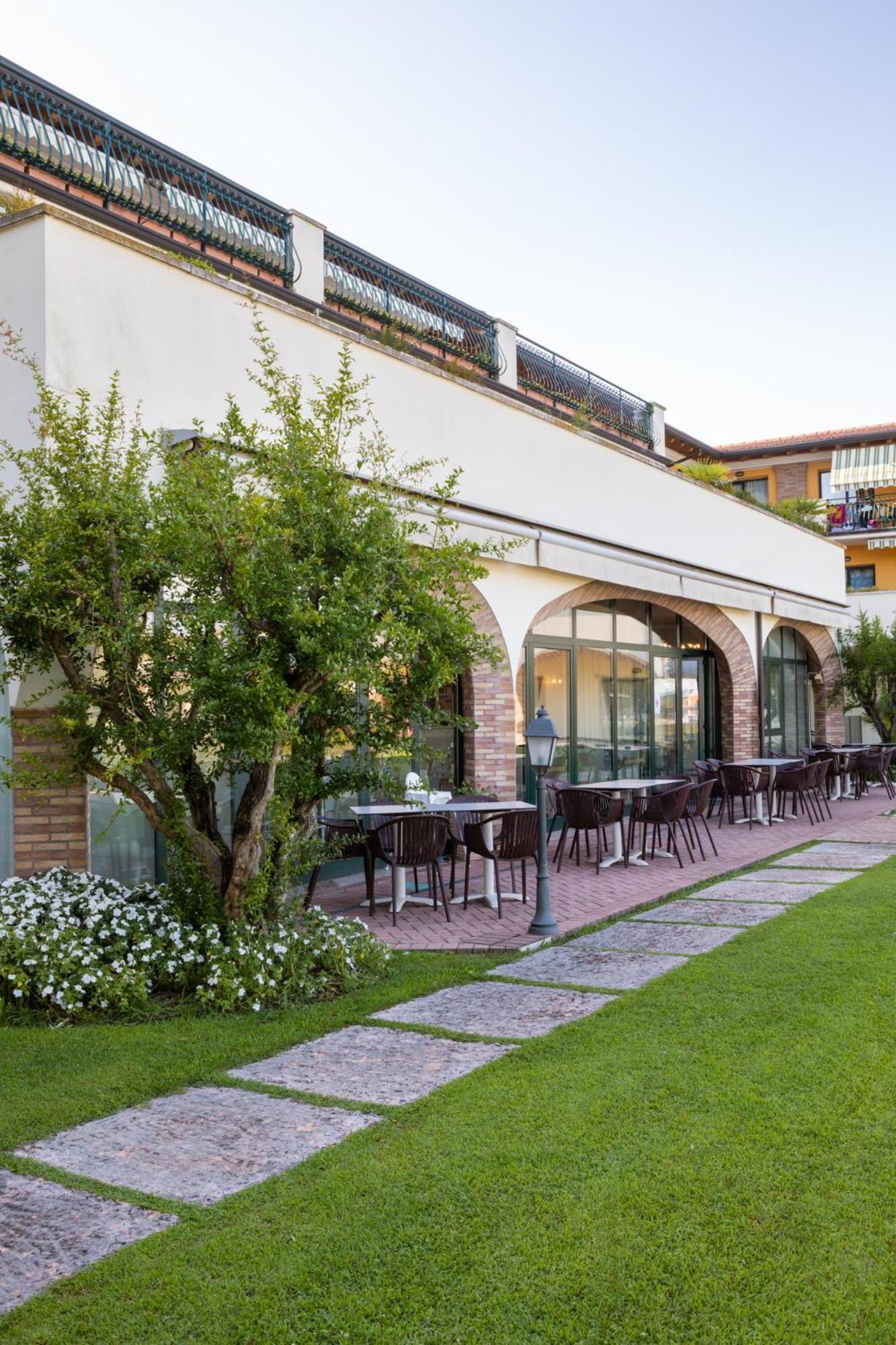 Aparthotel Le Terrazze Sul & 4*