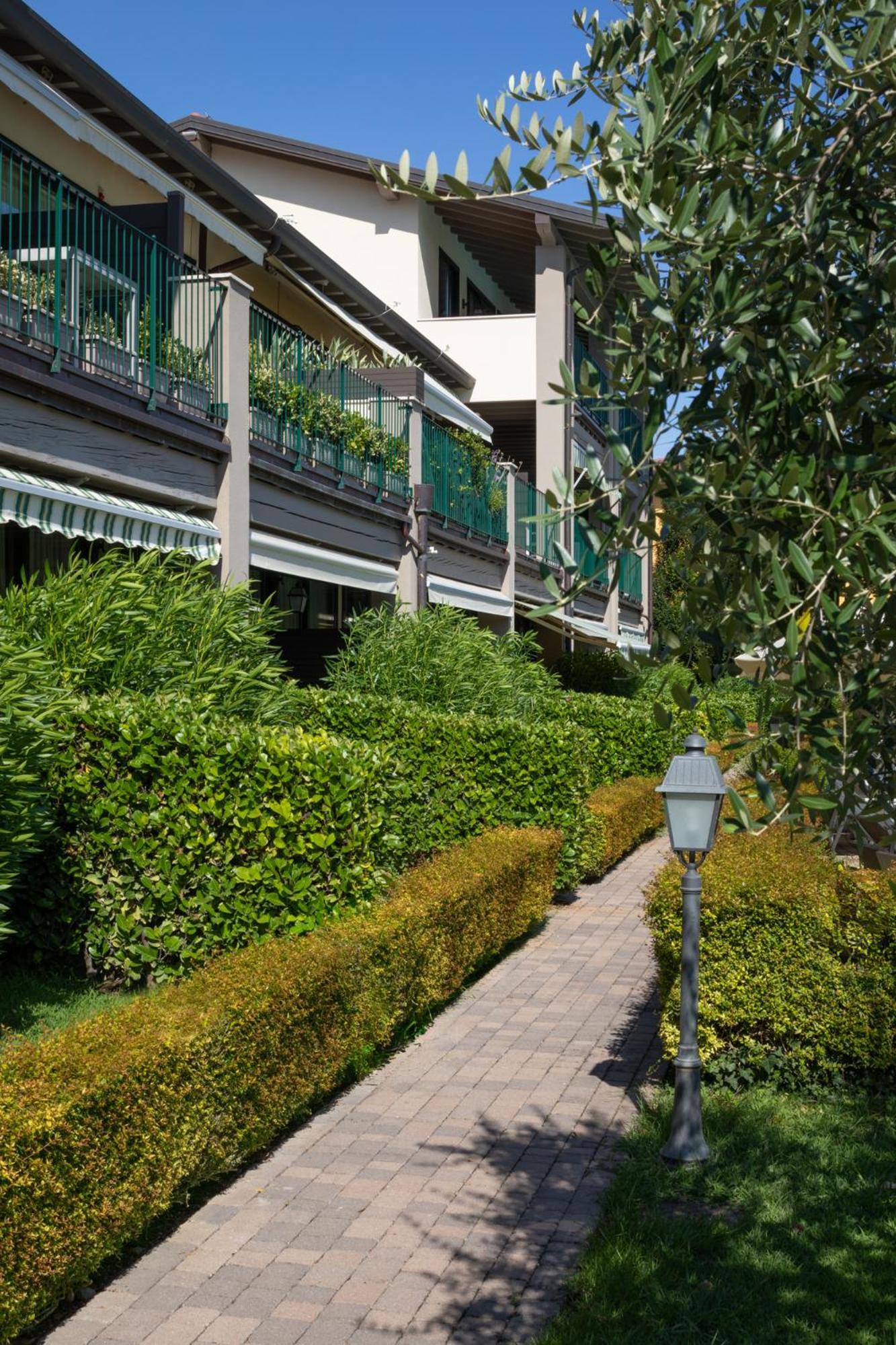 Le Terrazze Sul & 4* Padenghe sul Garda